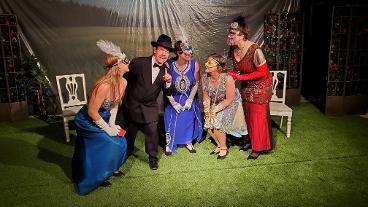 Boyet instructs the ladies